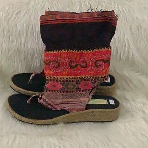 Washoes embroidered floral boho summer sandals size 10